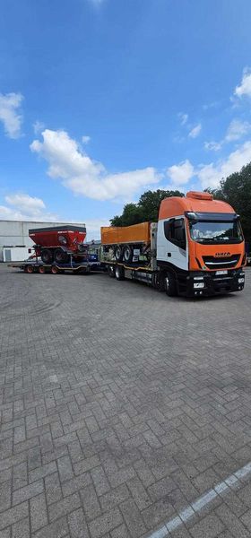 Usługi transportowe niskopodwozie-transport maszyn budowlanych,ciągnik - Thumbnail 1