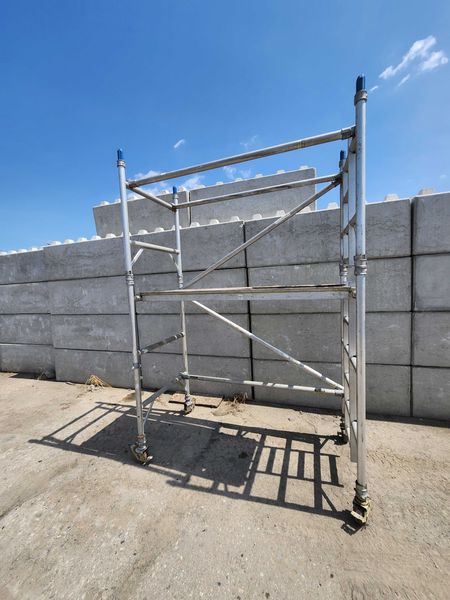 Rusztowanie Aluminiowe jezdne 3,60 m roboczego 90cmx 190cm - Thumbnail 1