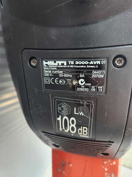 Młot wyburzeniowy HILTI TE 3000 -AVR - Thumbnail 4