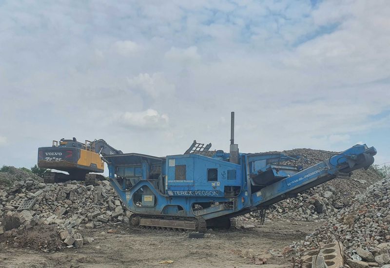 Usługi kruszarką Terex Pegson, Kruszenie Betonu, kamienia, cegły - Thumbnail 1