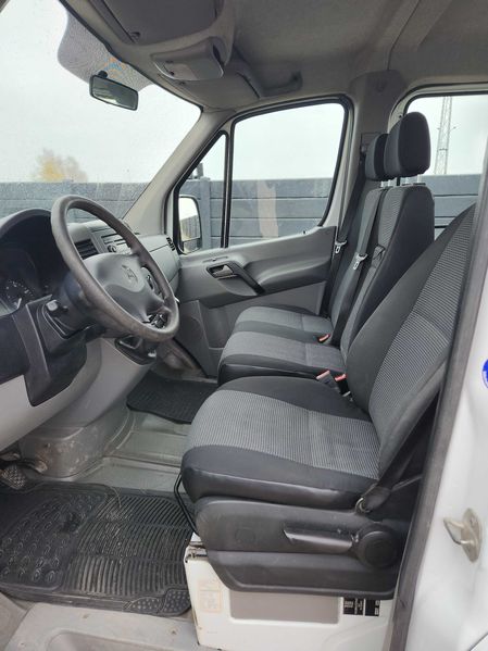 Mercedes Sprinter Brygada 7 osób ze skrzynią - Thumbnail 3