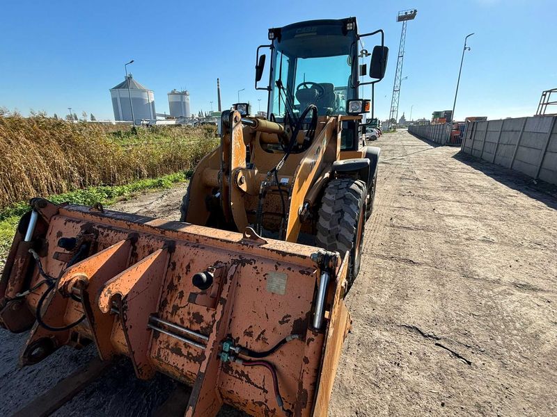 Ładowarka  CASE 221d - łyżka i widły - Thumbnail 2