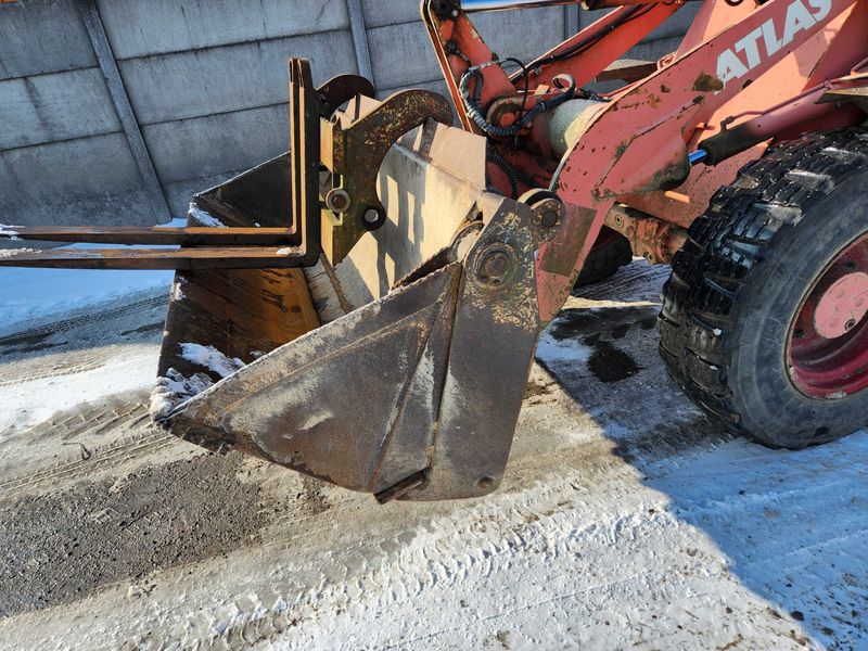 Ładowarka Atlas 46E z łyżkokrokodyl i widły - 1995 r - Thumbnail 2