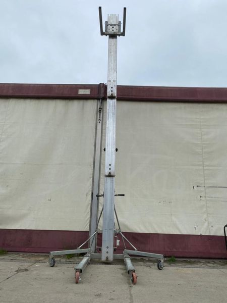 Podnosnik montażowy- towarowy Sumner 2124 wysokość 7,5m - Photo 3