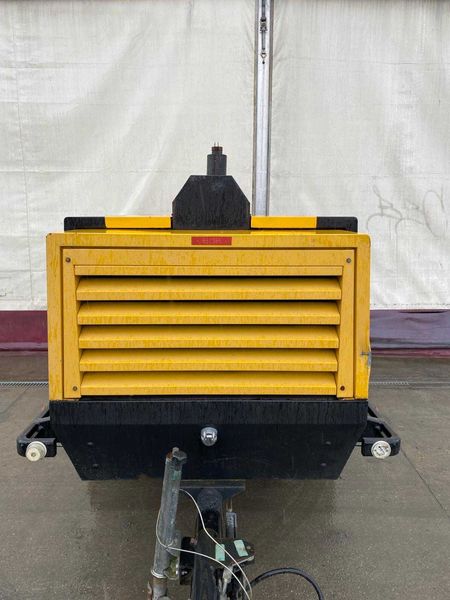 Kompresor ATLAS COPCO XAS 136 - Photo 2