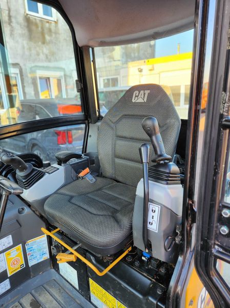 Caterpillar 301.8 CAT - 2020r - 2320 mth - Photo 4