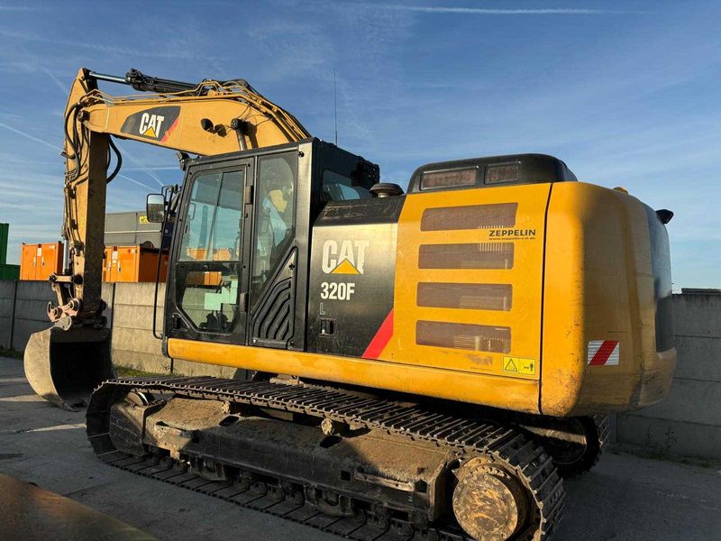 Koparka CAT  320 FL, 2017 r - 5400 Mth - Thumbnail 1