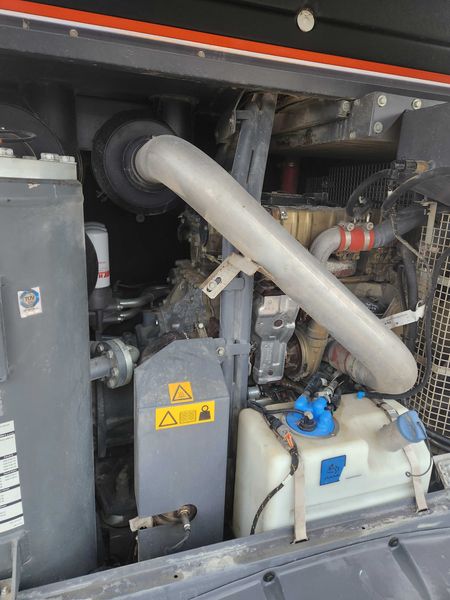 Kompresor mobilny Atlas Copco XAHS 317 - 18m3 -12 bar -2016r / 2230mth - Thumbnail 3