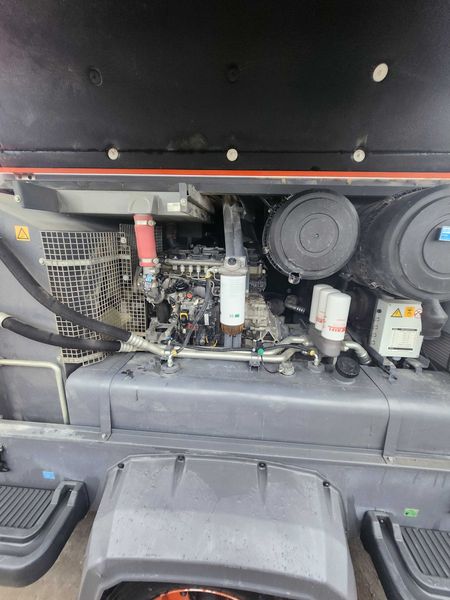 Kompresor mobilny Atlas Copco XAHS 317 - 18m3 -12 bar -2016r / 2230mth - Thumbnail 4