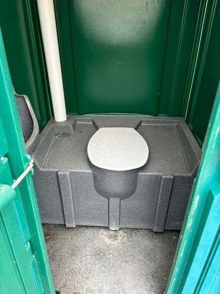 Toaleta przenośna, na działkę na budowę WC ala toitoi - Thumbnail 3