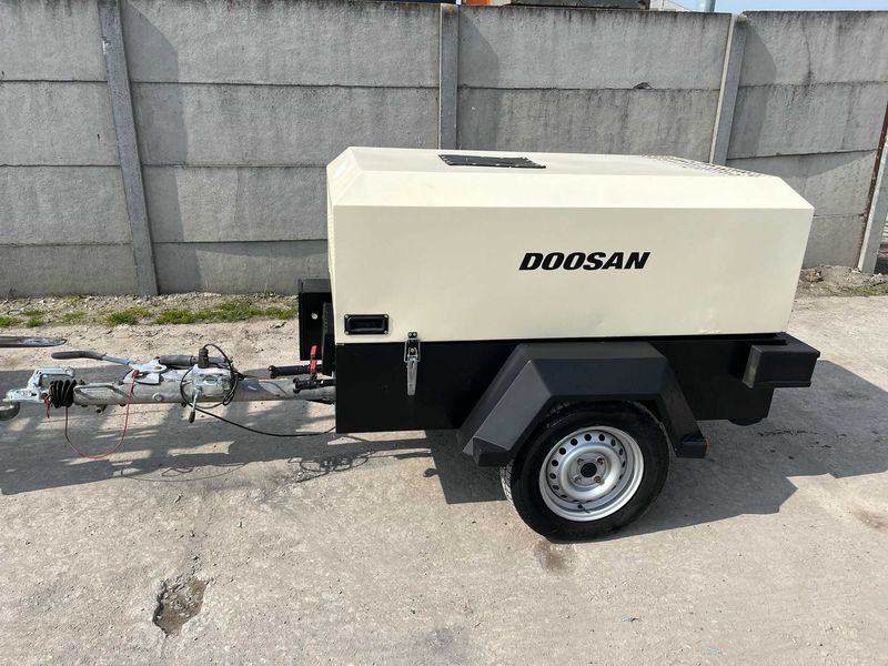 Kompresor mobilny DOOSAN 731E, Tablice w PL - 2011r - Thumbnail 1