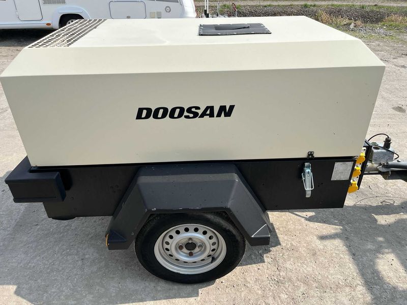 Kompresor mobilny DOOSAN 731E, Tablice w PL - 2011r - Thumbnail 5