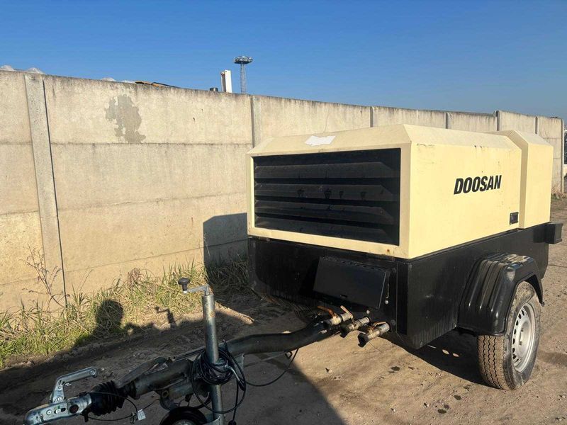 Kompresor Mobilny Doosan 751 - Zar.w PL 2009r -282 Mth - Photo 2