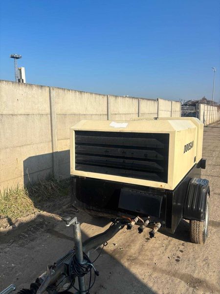 Kompresor Mobilny Doosan 751 - Zar.w PL 2009r -282 Mth - Thumbnail 3