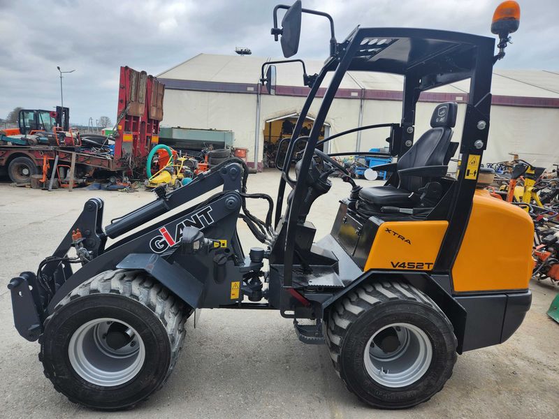 Ładowarka Giant V452 xtra HD - 2019 r - 628 mth - Thumbnail 1