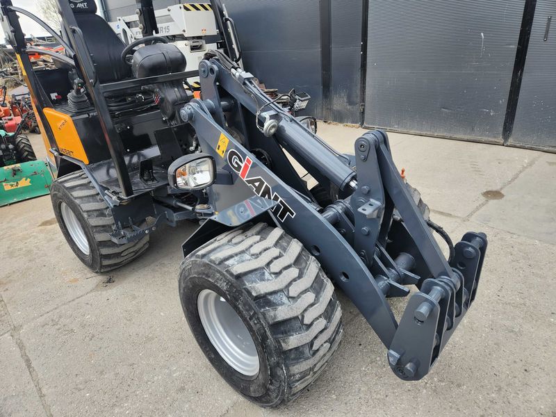 Ładowarka Giant V452 xtra HD - 2019 r - 628 mth - Thumbnail 4
